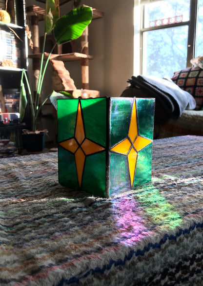 Tiffany-Style Stained Glass Tealight Lantern with Yellow Star on Green Background